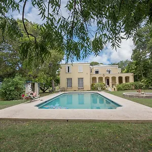 Colleton Great House Guest house